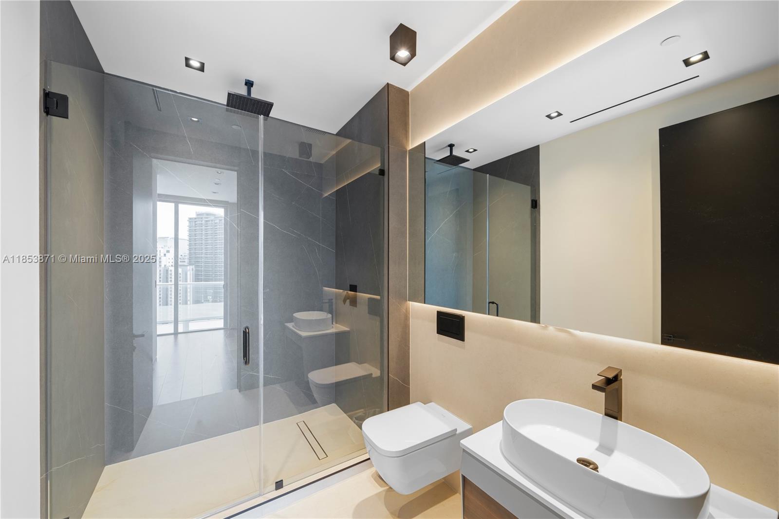 BRICKELLHOUSE CONDO - Residential