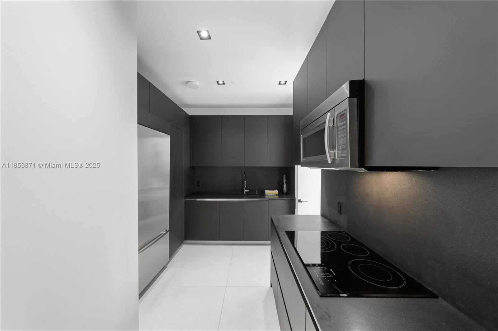 BRICKELLHOUSE CONDO - Residential