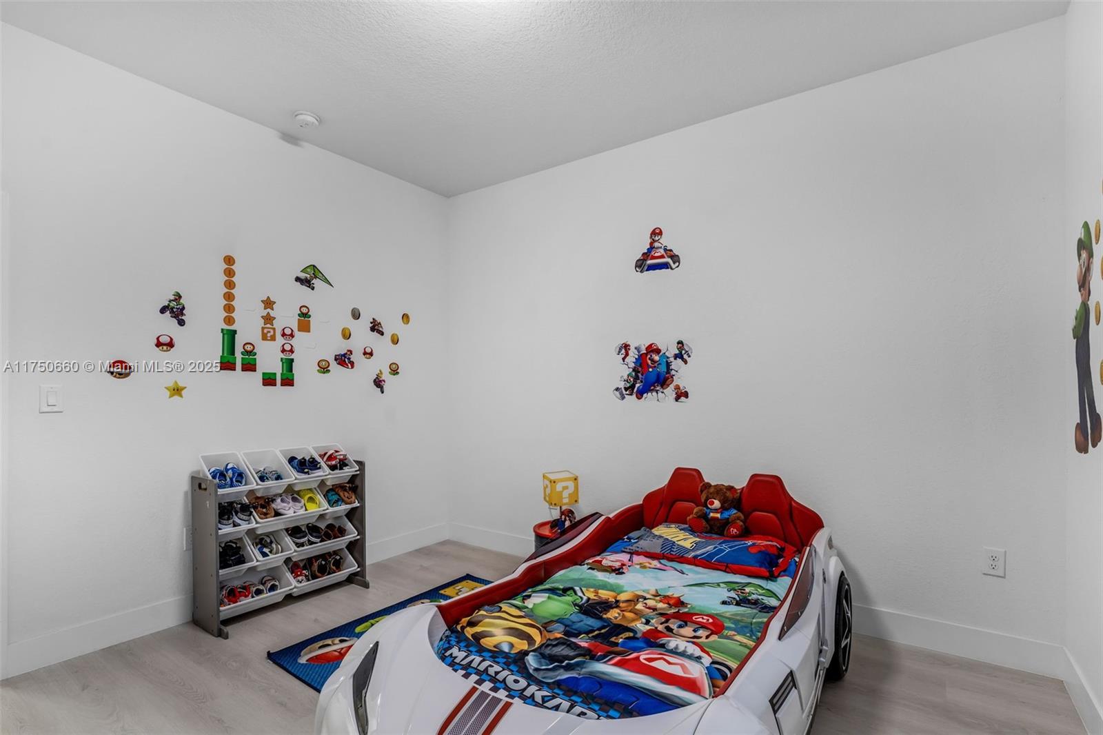 VENTURE HOMES - Residential