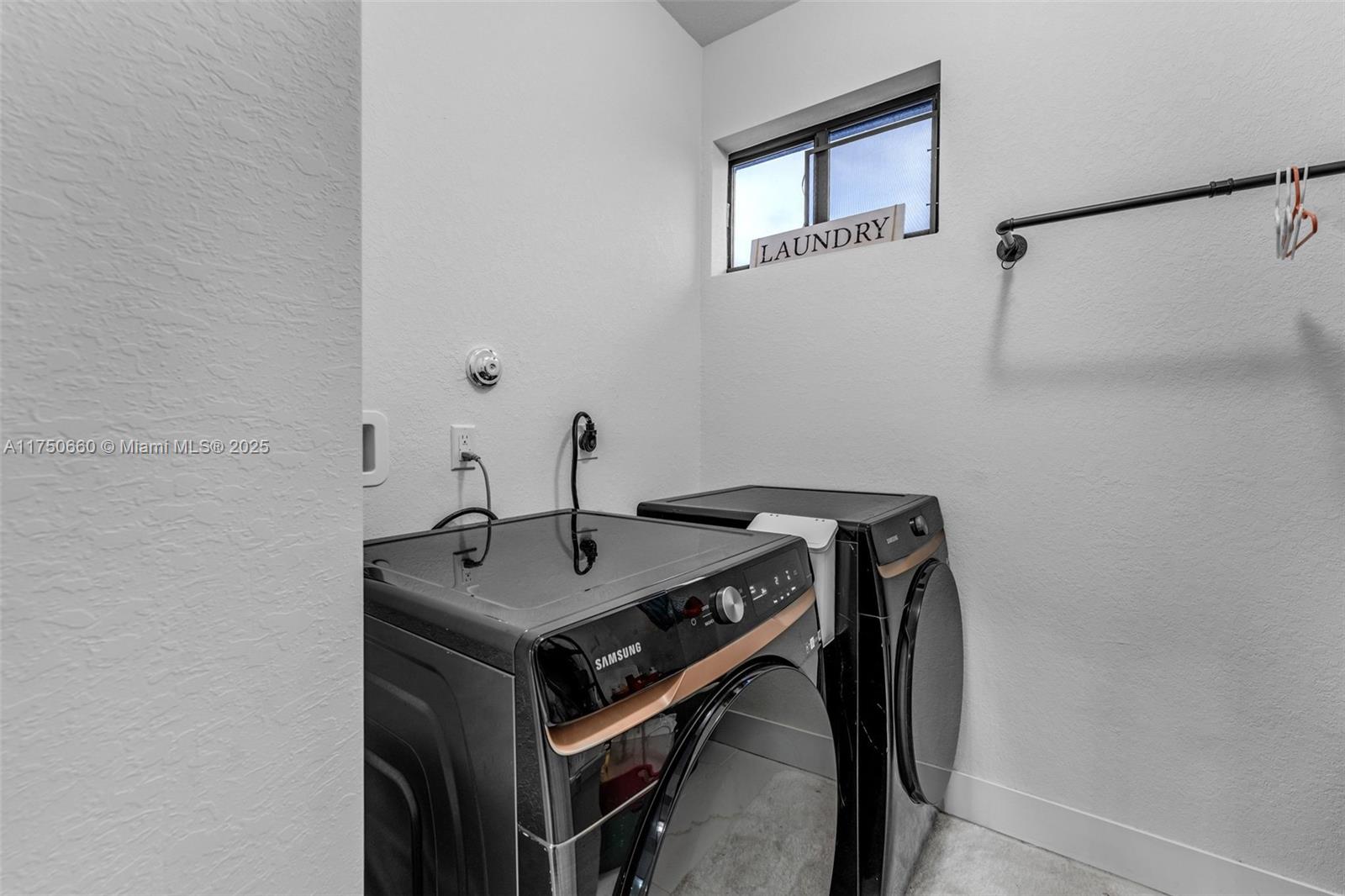 VENTURE HOMES - Residential