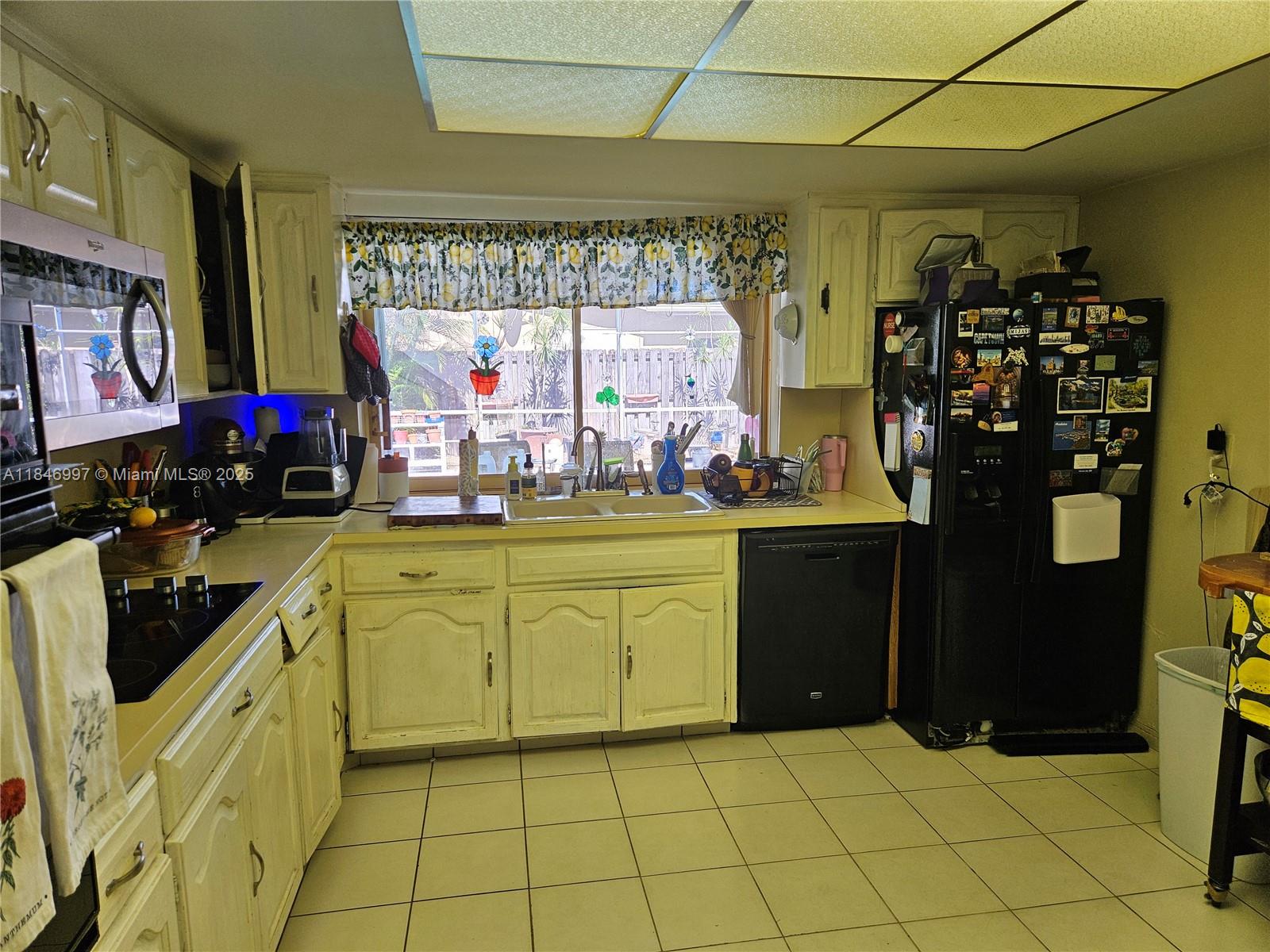 1655 N 50th Ave