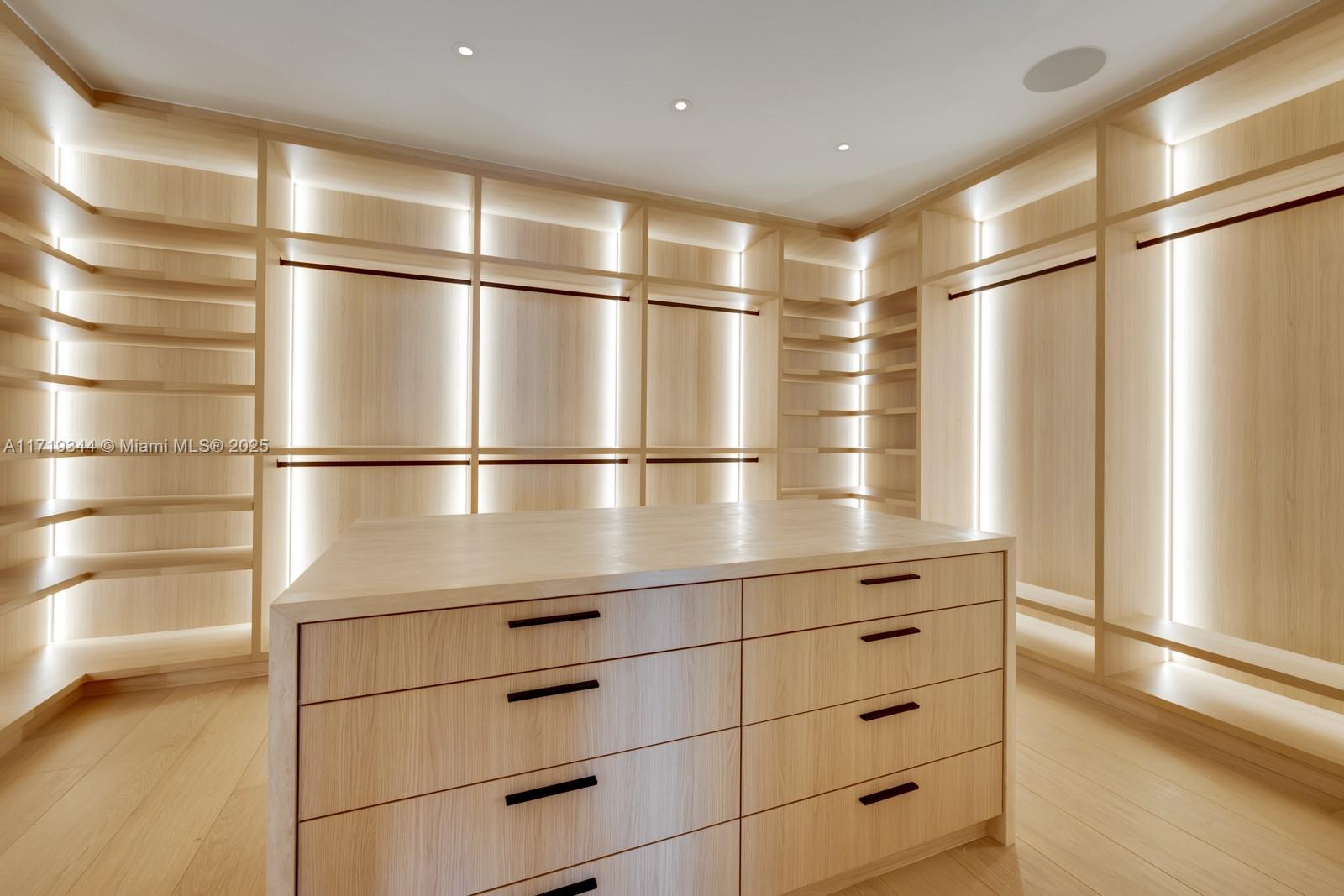 BISCAYNE ISL - Residential