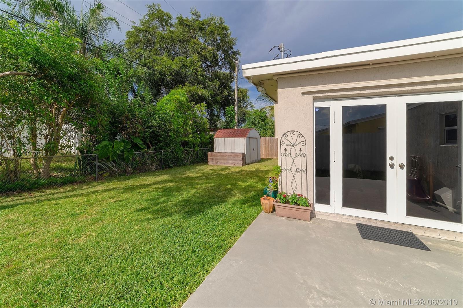 PALM LANE VILLA NO 5 - Residential