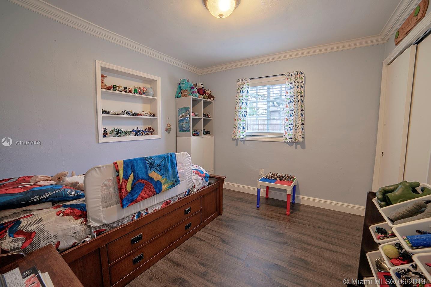 PALM LANE VILLA NO 5 - Residential