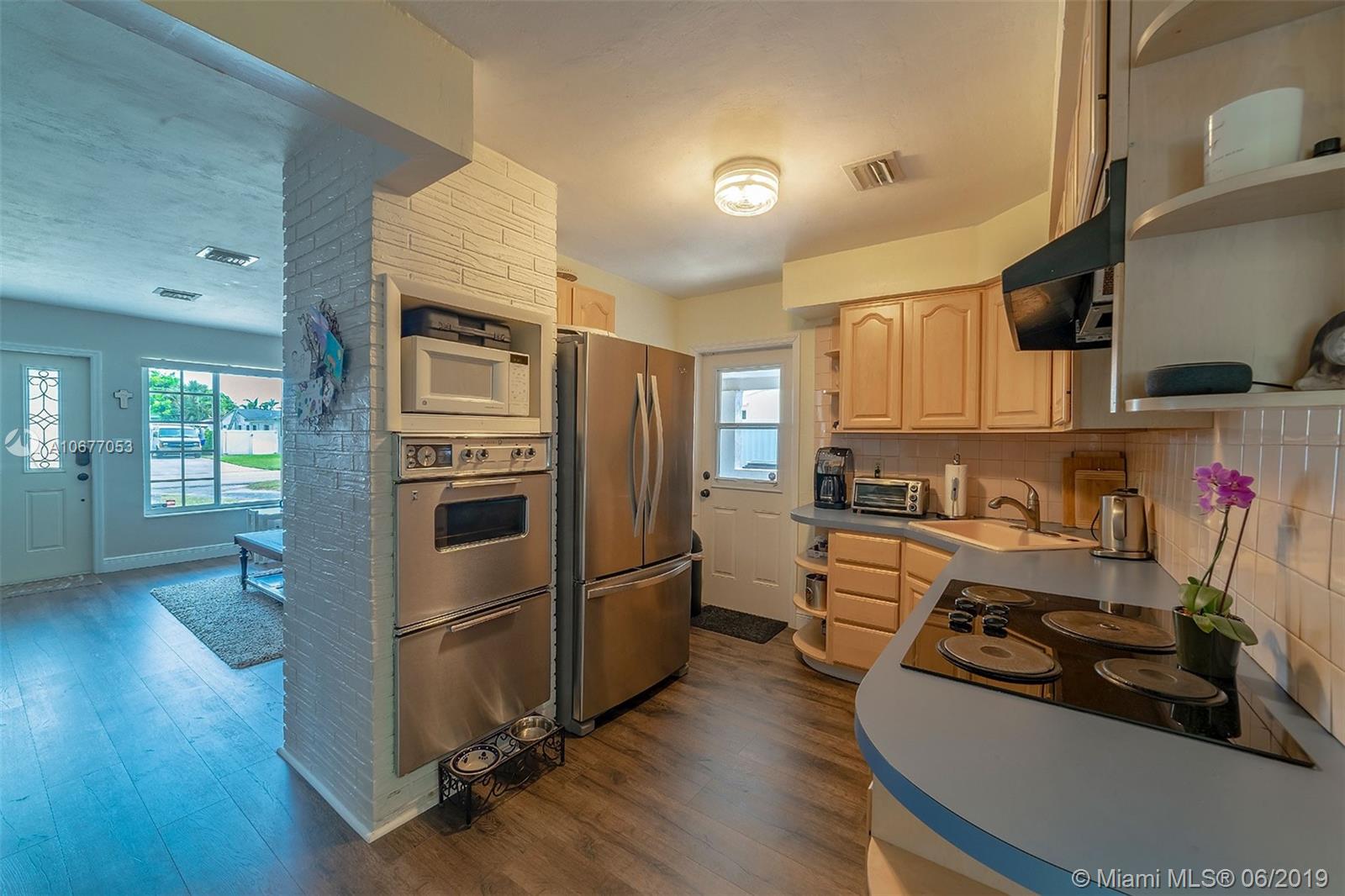 PALM LANE VILLA NO 5 - Residential