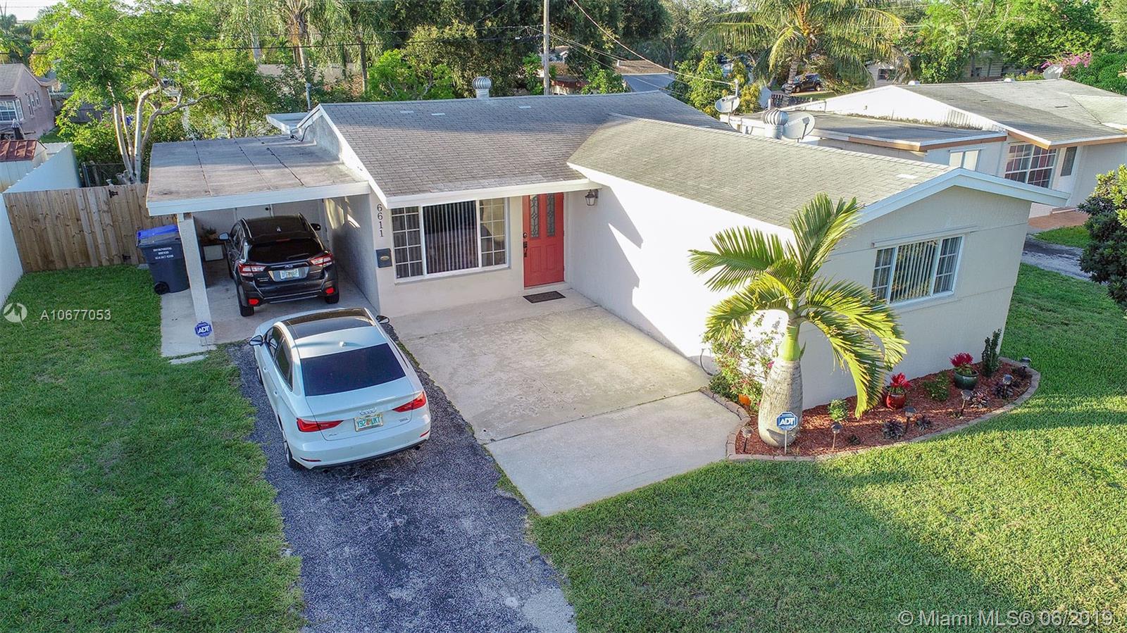 PALM LANE VILLA NO 5 - Residential