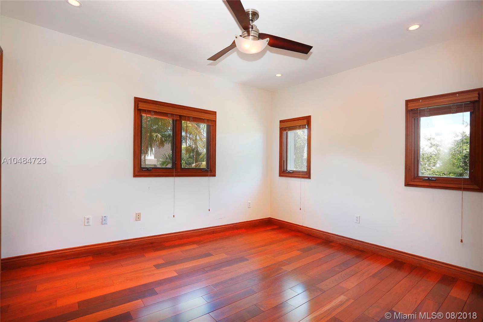 TROPICAL ISLE HOMES SUB PB - Residential