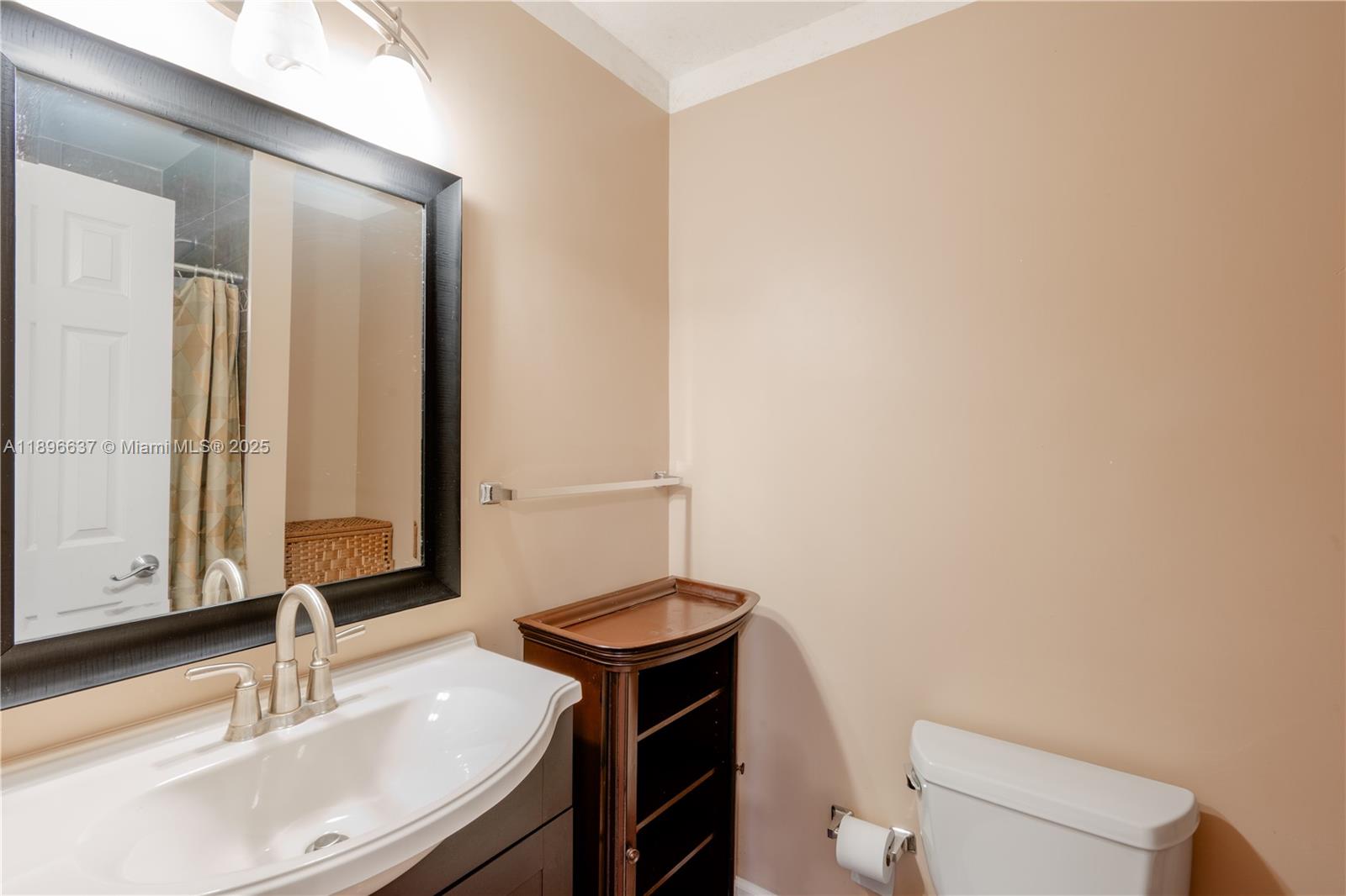 PINES OF OAKLAND FOREST W - Residential Lease