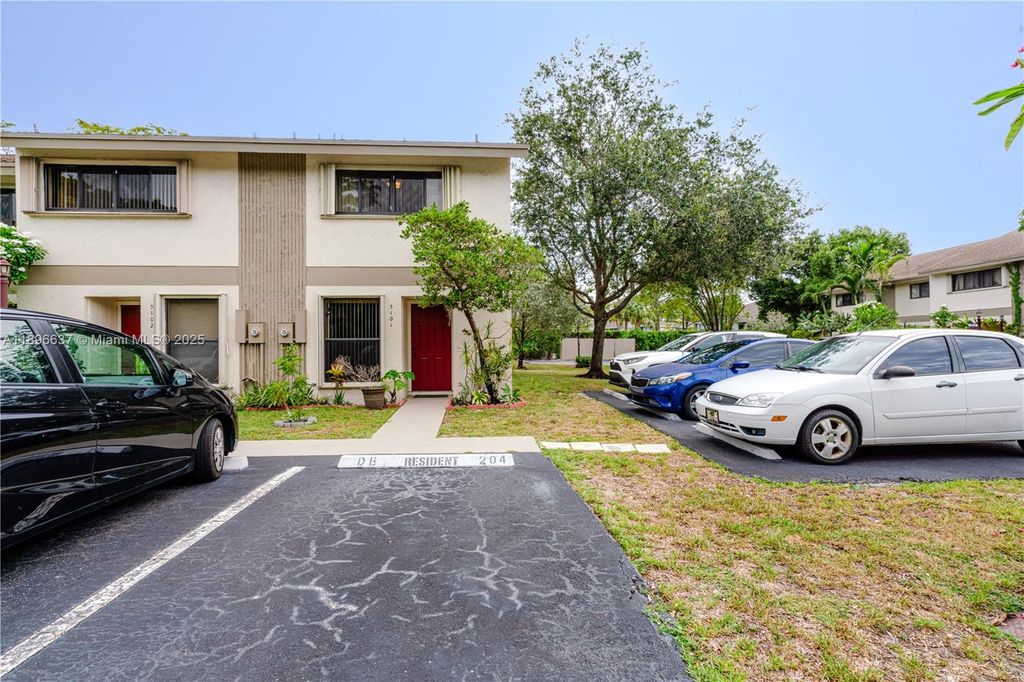 Photo of 3024 S Oakland Forest Dr #3101, Oakland Park, FL 33309 (MLS # A11896637)