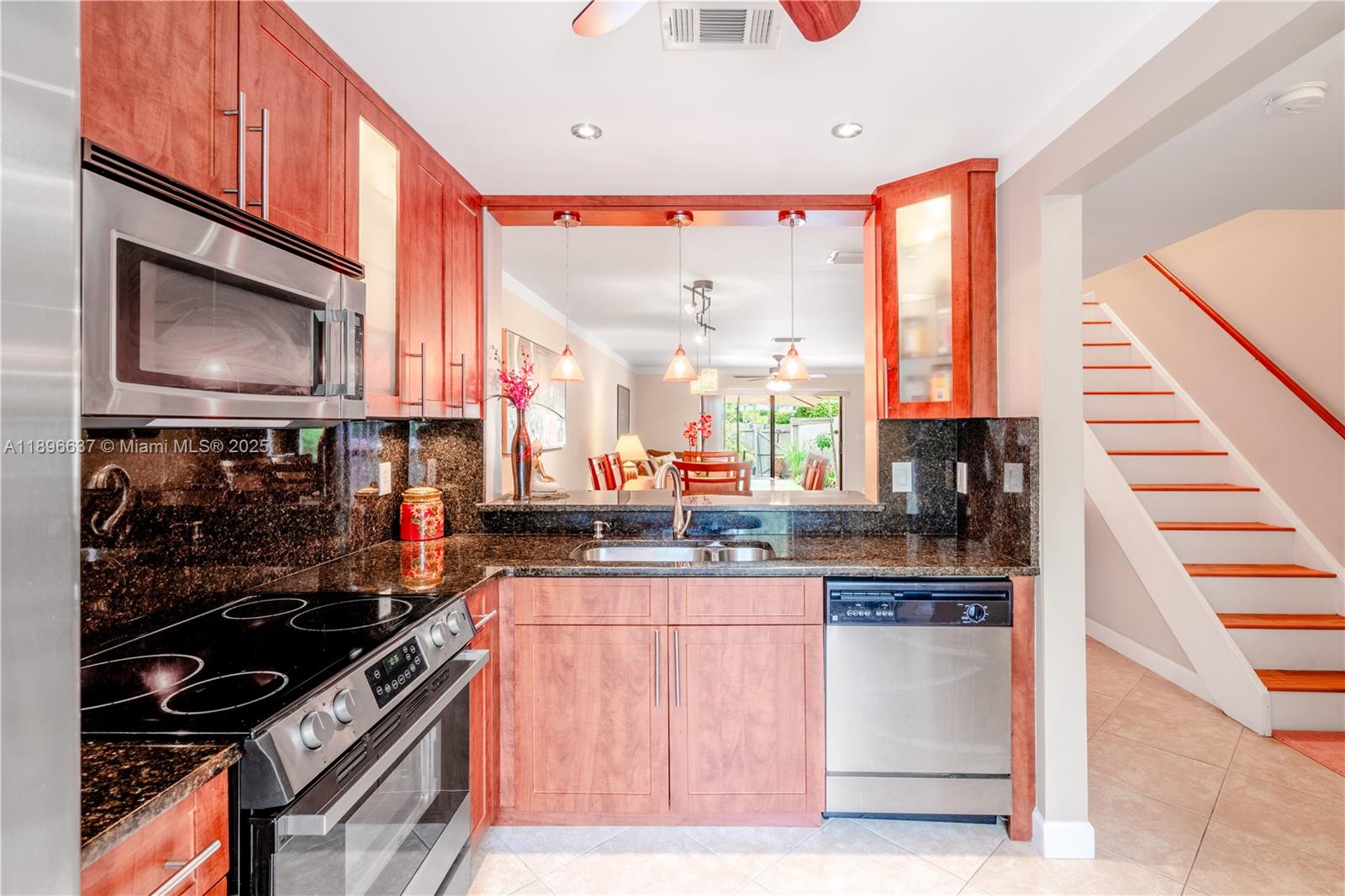 PINES OF OAKLAND FOREST W - Residential Lease