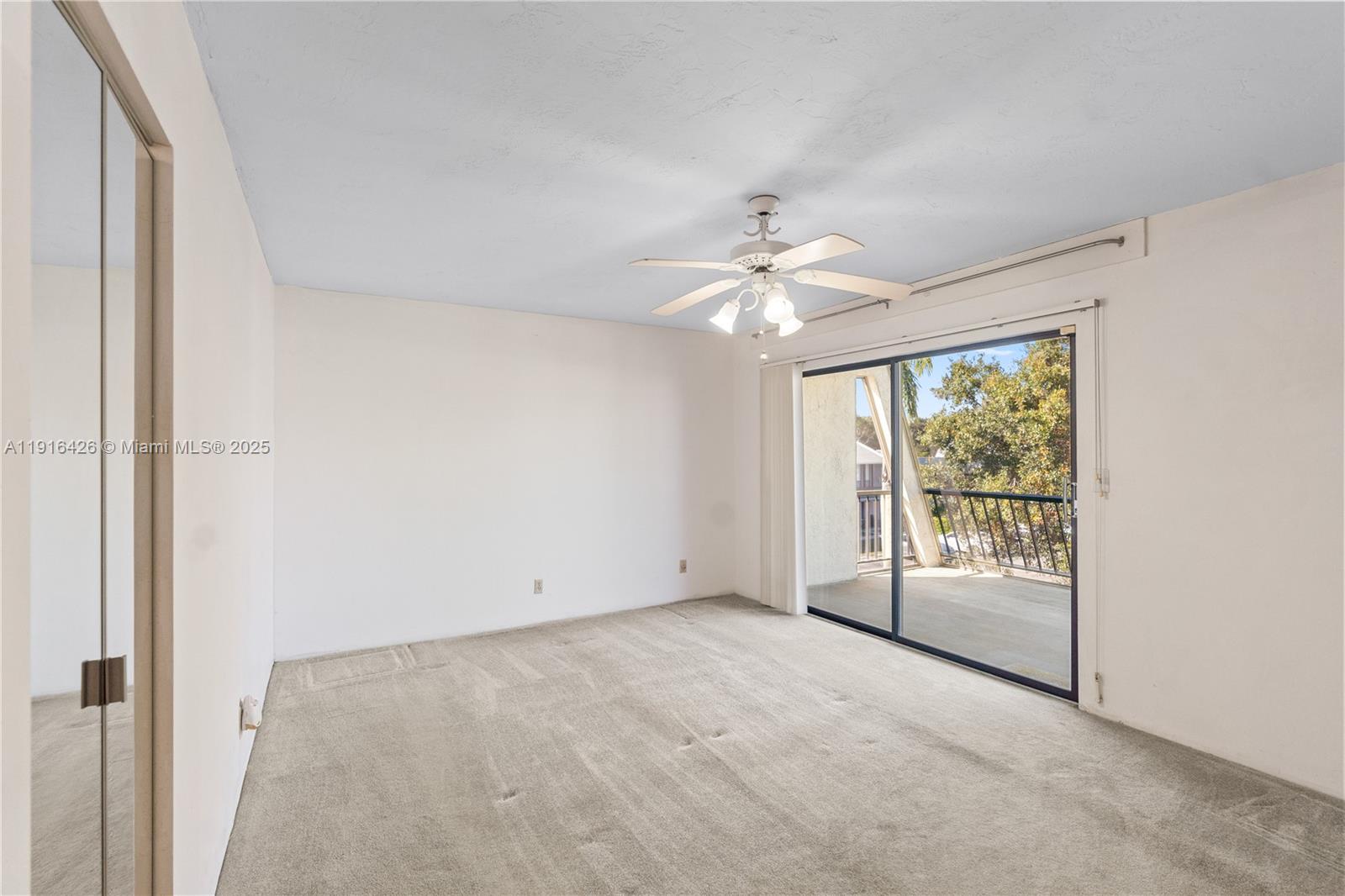 Village Townhouses Jacaran - Residential