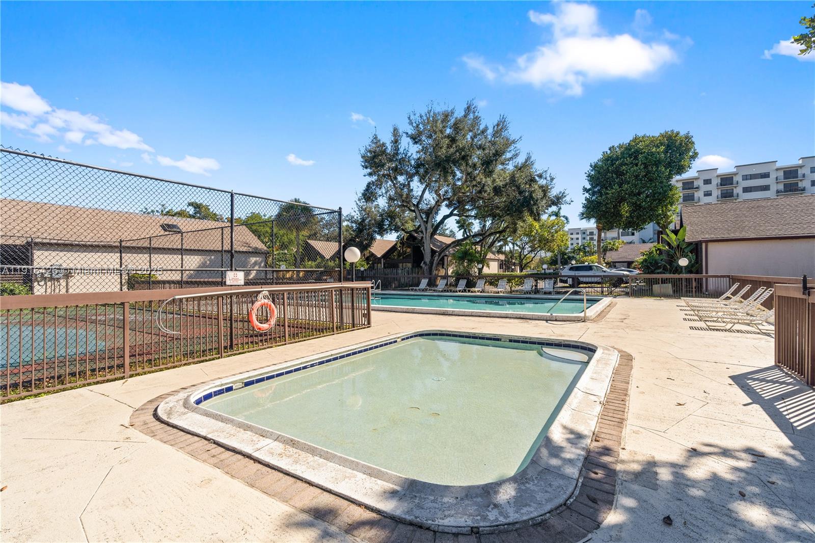 Village Townhouses Jacaran - Residential