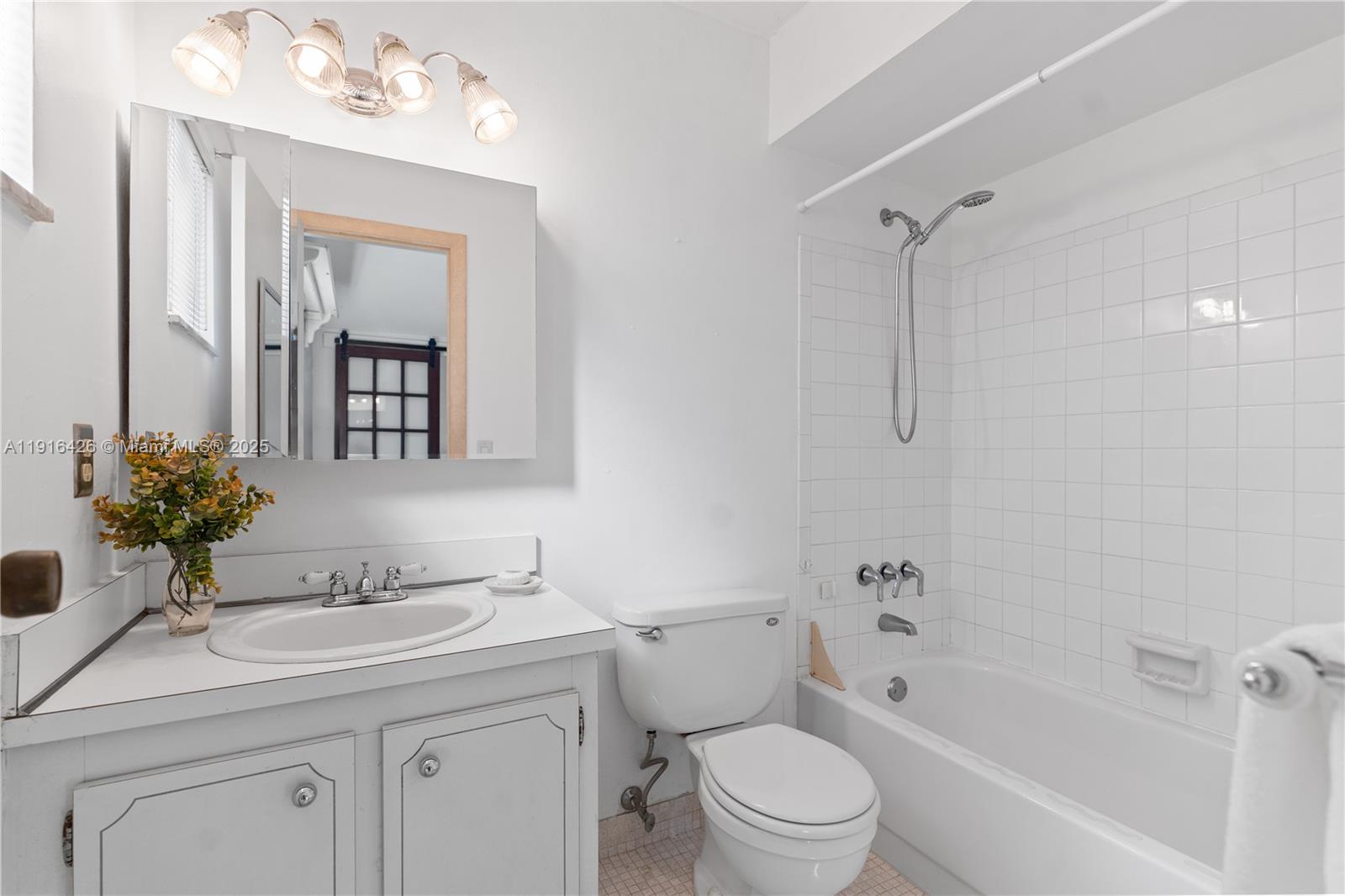 Village Townhouses Jacaran - Residential