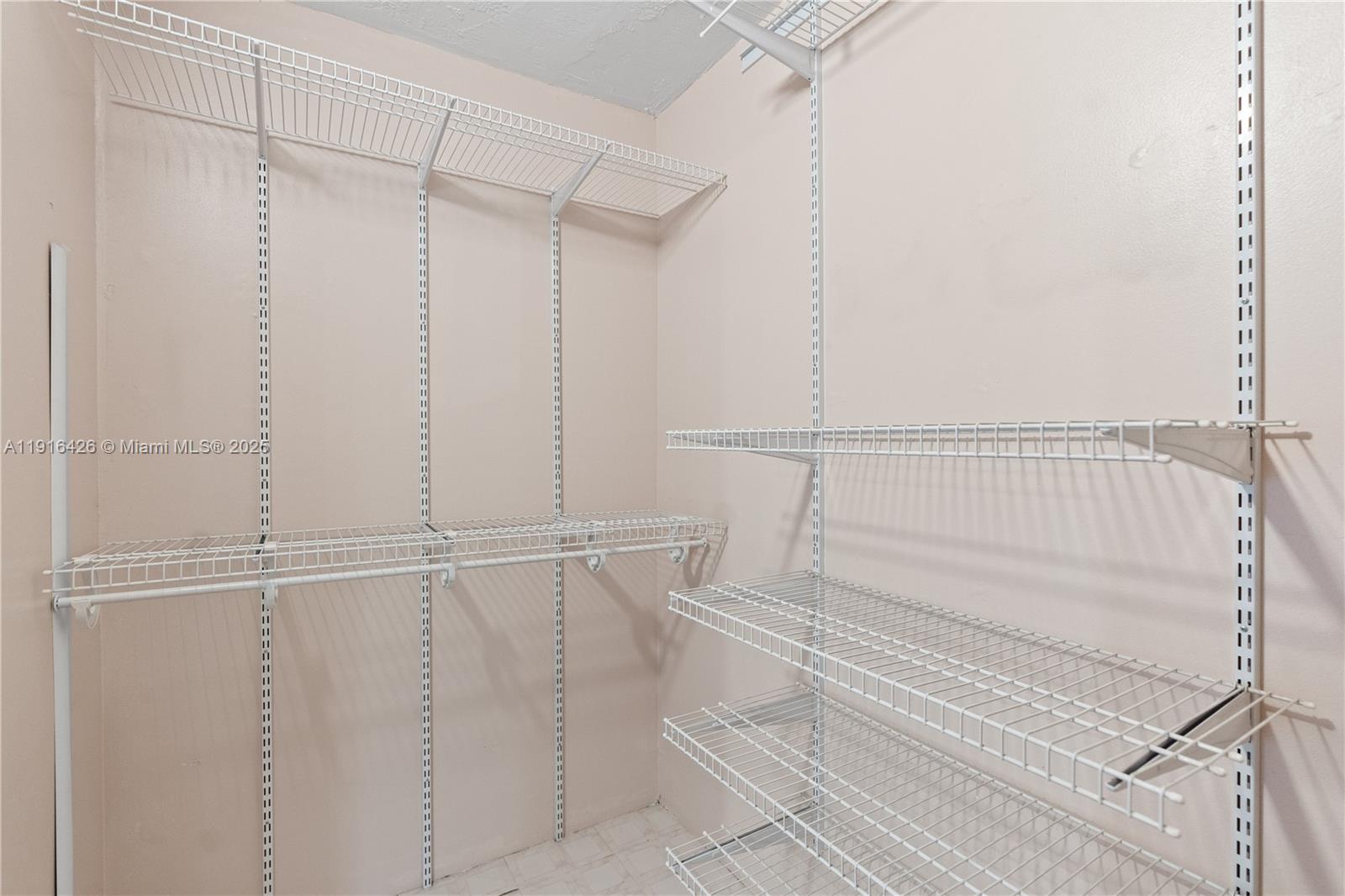 Village Townhouses Jacaran - Residential