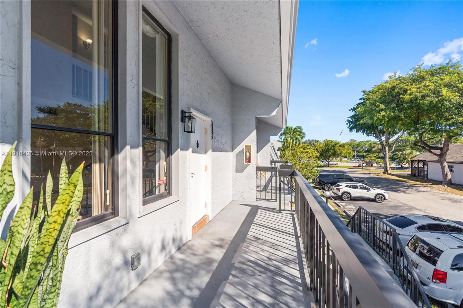 Village Townhouses Jacaran - Residential