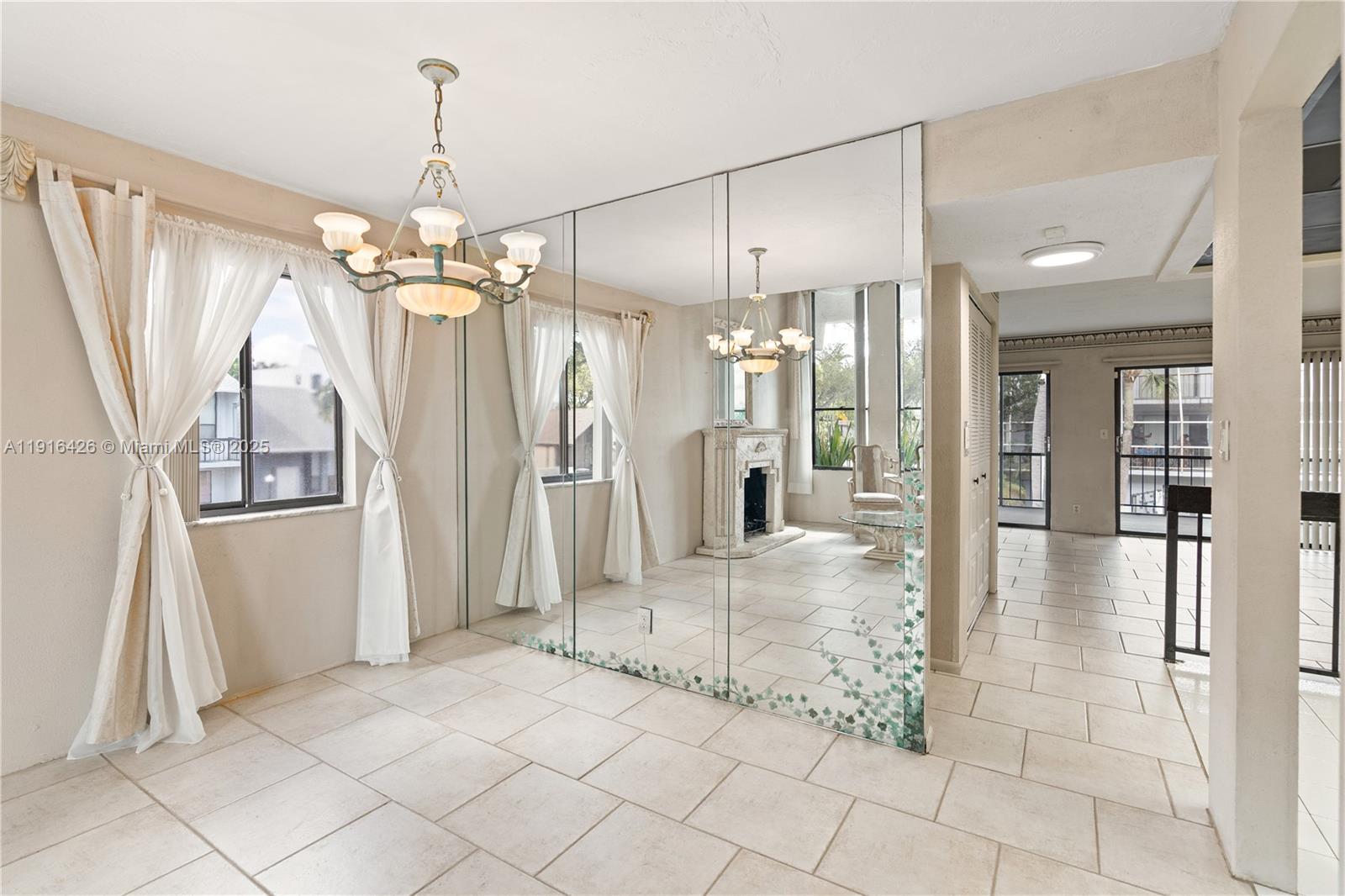 Village Townhouses Jacaran - Residential