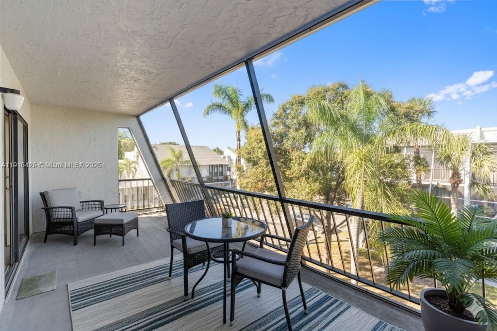 Village Townhouses Jacaran - Residential