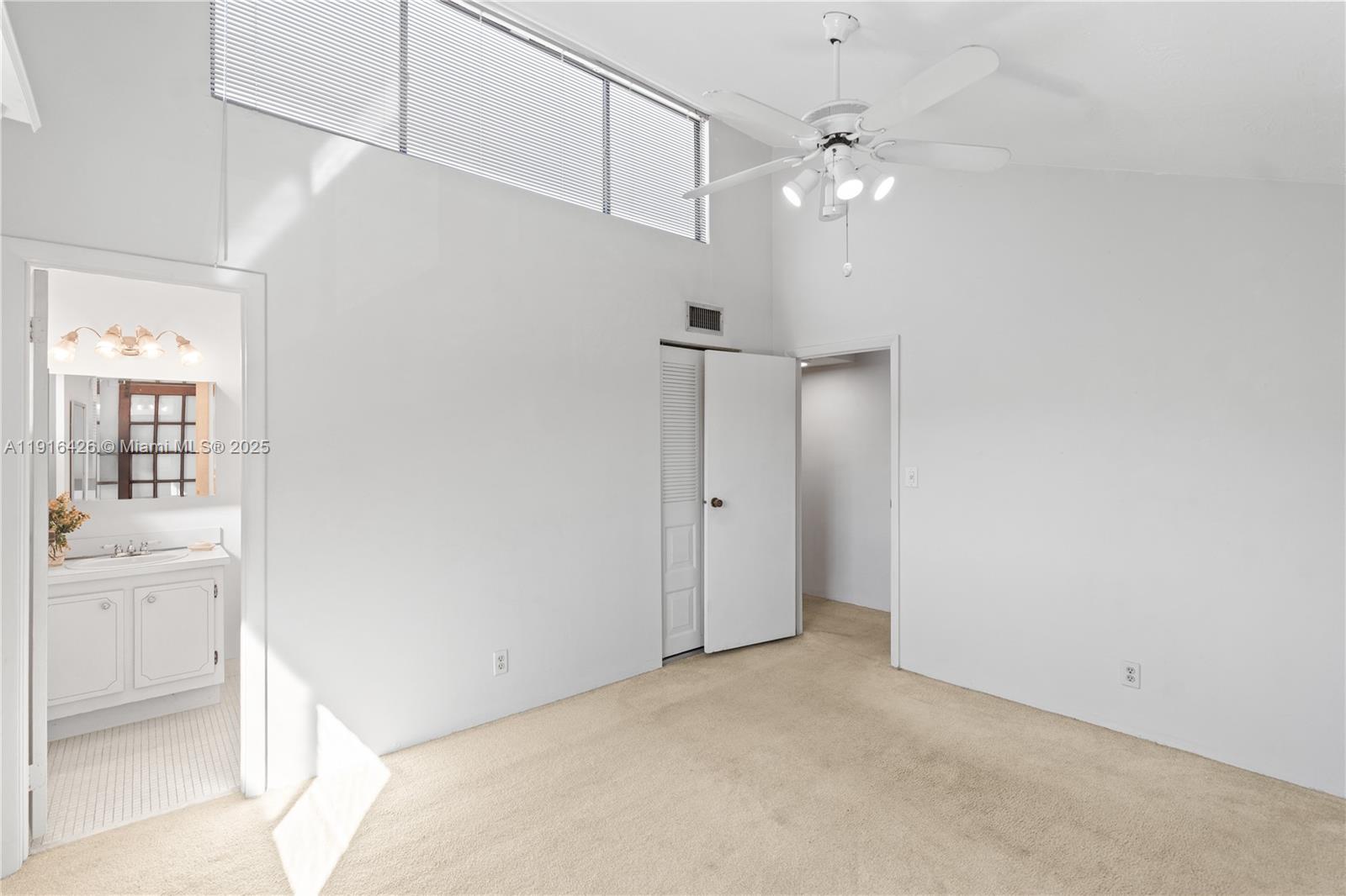 Village Townhouses Jacaran - Residential