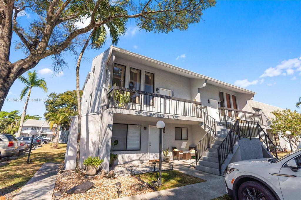 Photo of 559 N University Dr #39, Plantation, FL 33324 (MLS # A11916426)