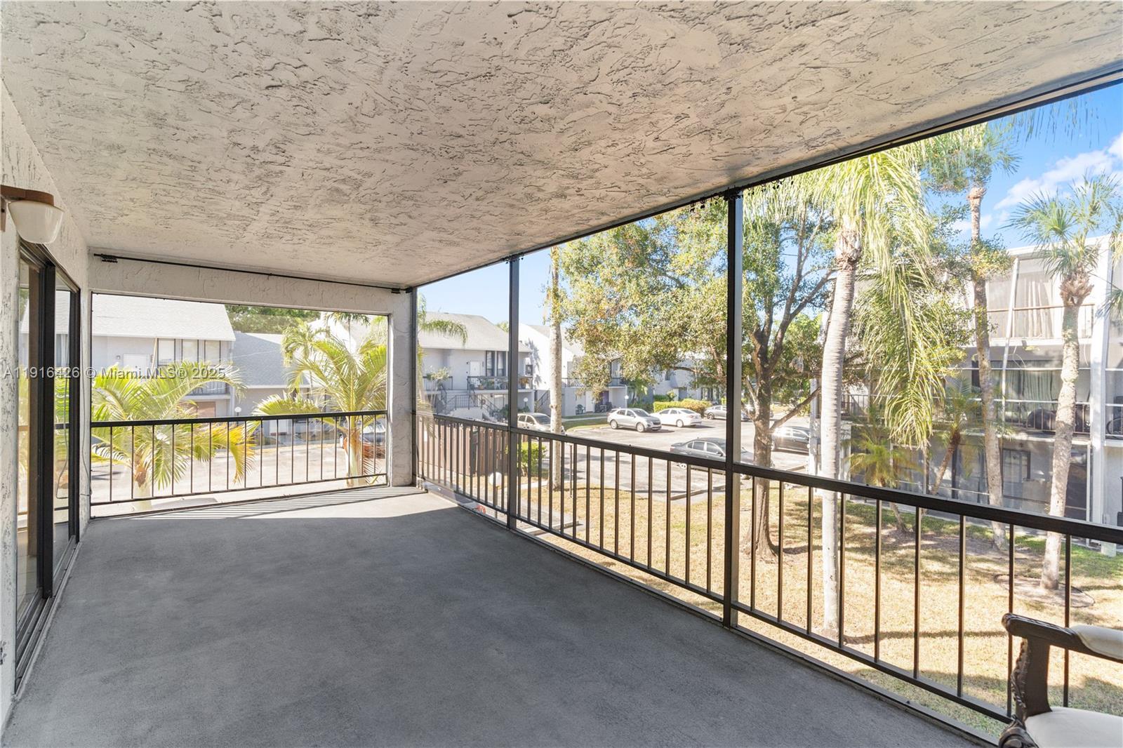 Village Townhouses Jacaran - Residential