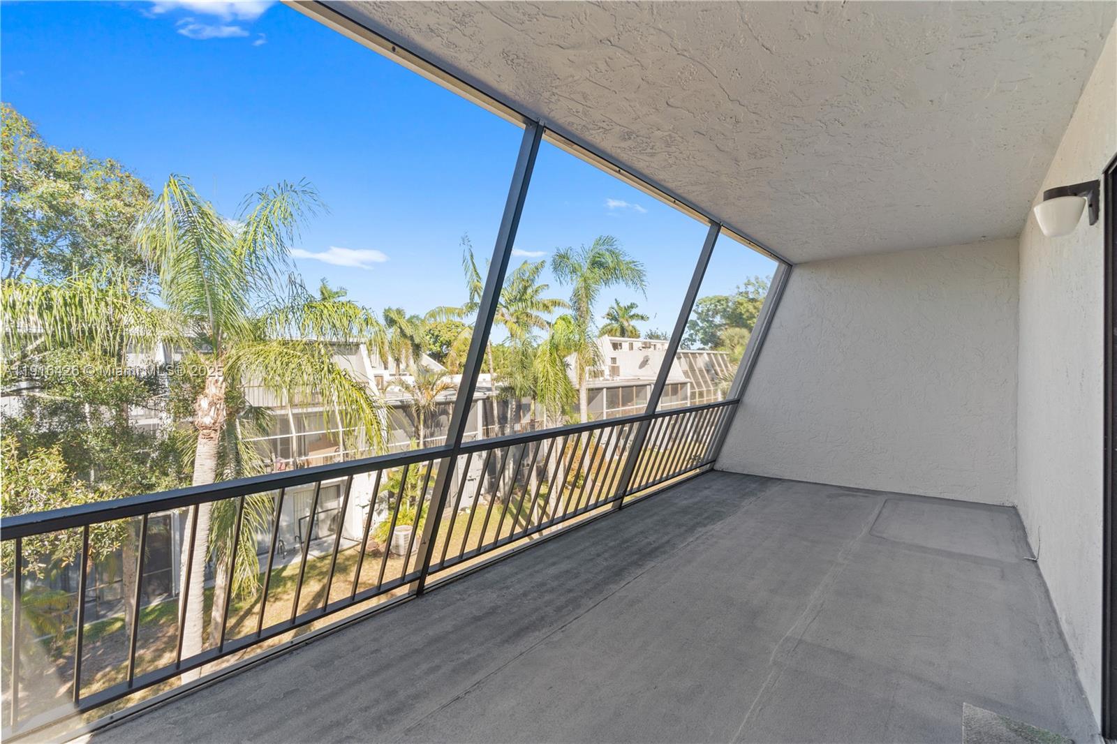 Village Townhouses Jacaran - Residential