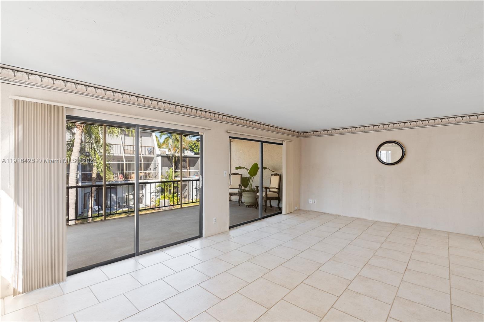 Village Townhouses Jacaran - Residential