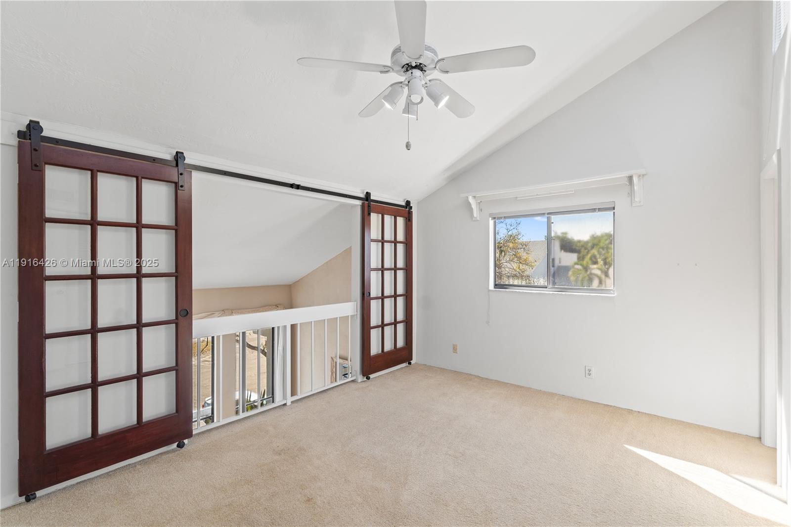 Village Townhouses Jacaran - Residential