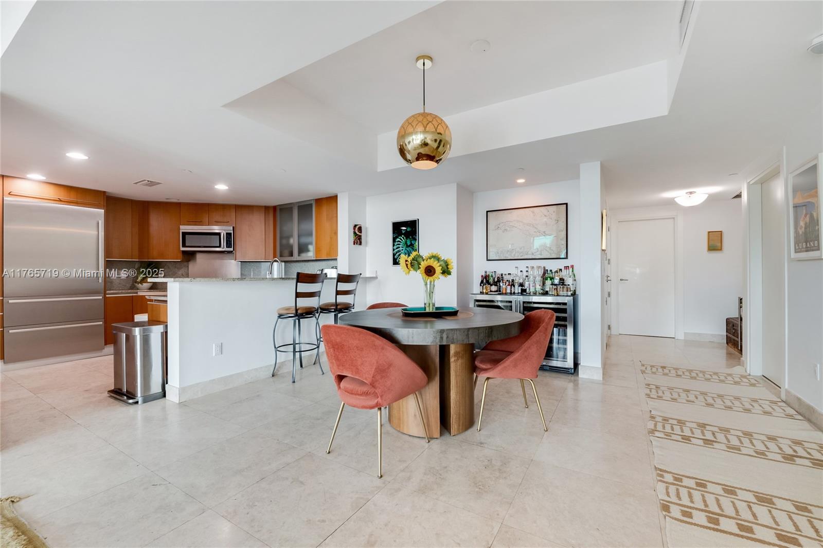 GROVENOR HOUSE CONDO - Residential