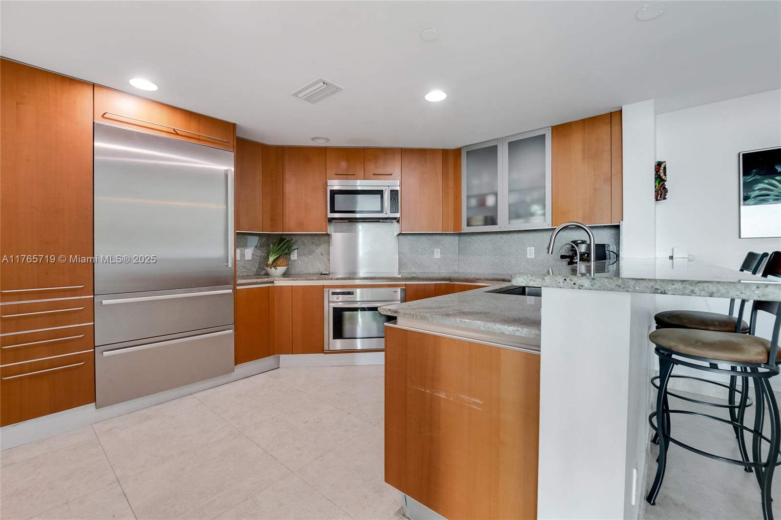 2627 S Bayshore Dr 605