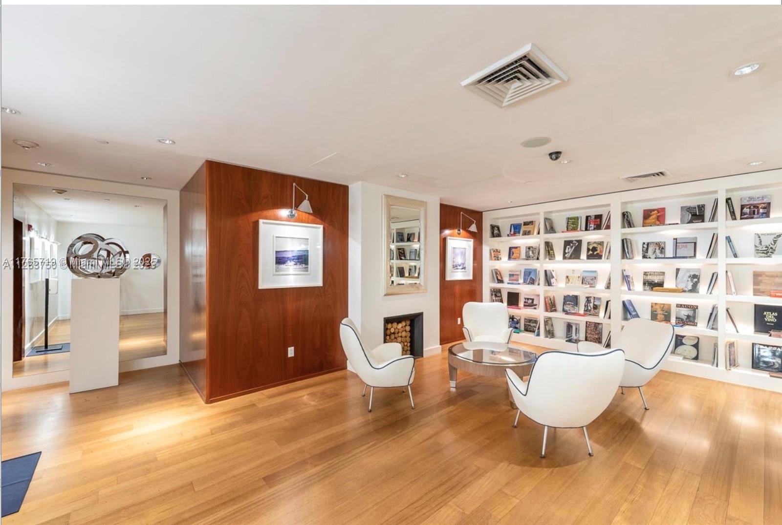 GROVENOR HOUSE CONDO - Residential