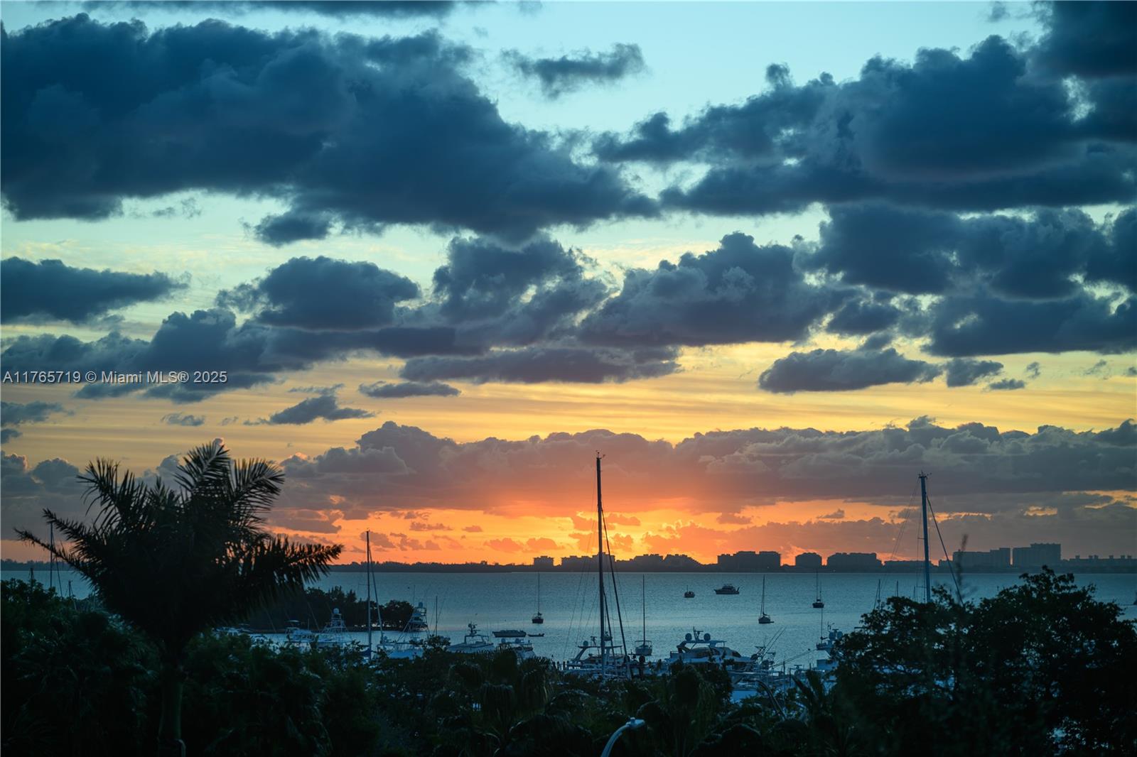 GROVENOR HOUSE CONDO - Residential