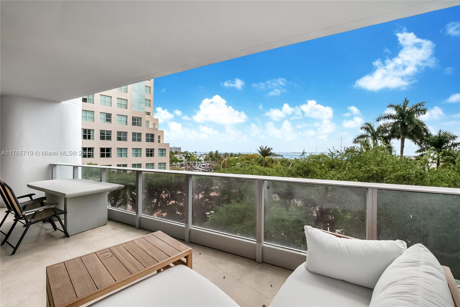 GROVENOR HOUSE CONDO - Residential