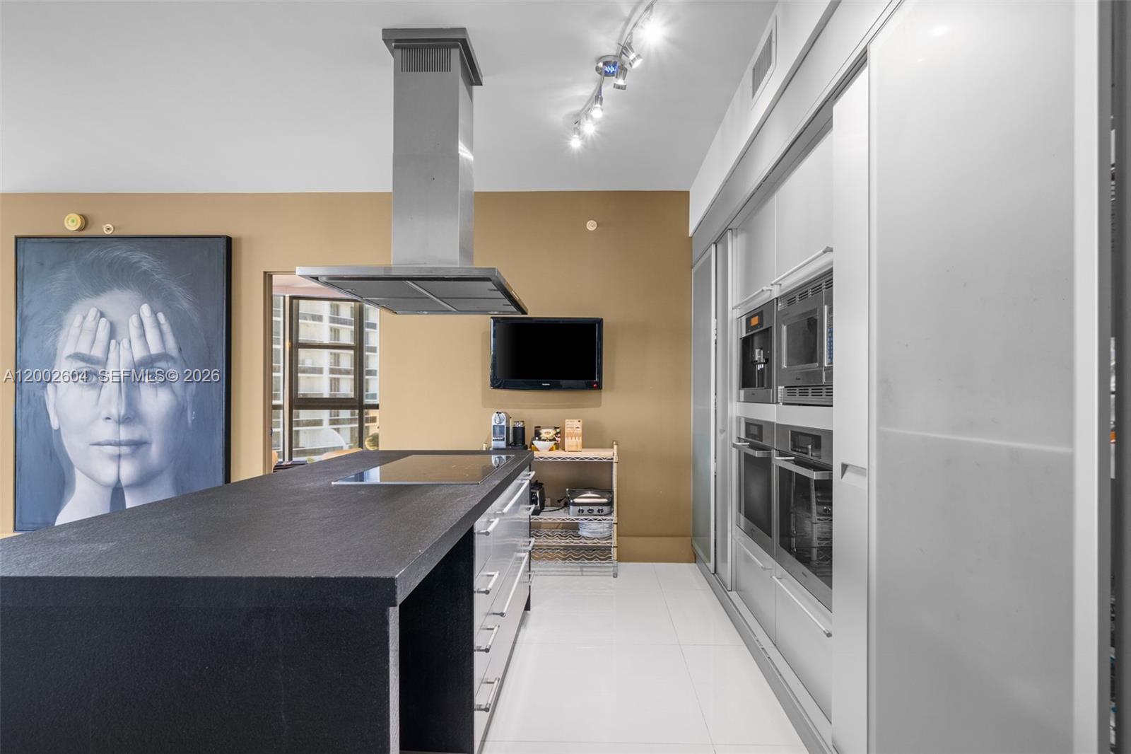 18201 Collins Ave 709