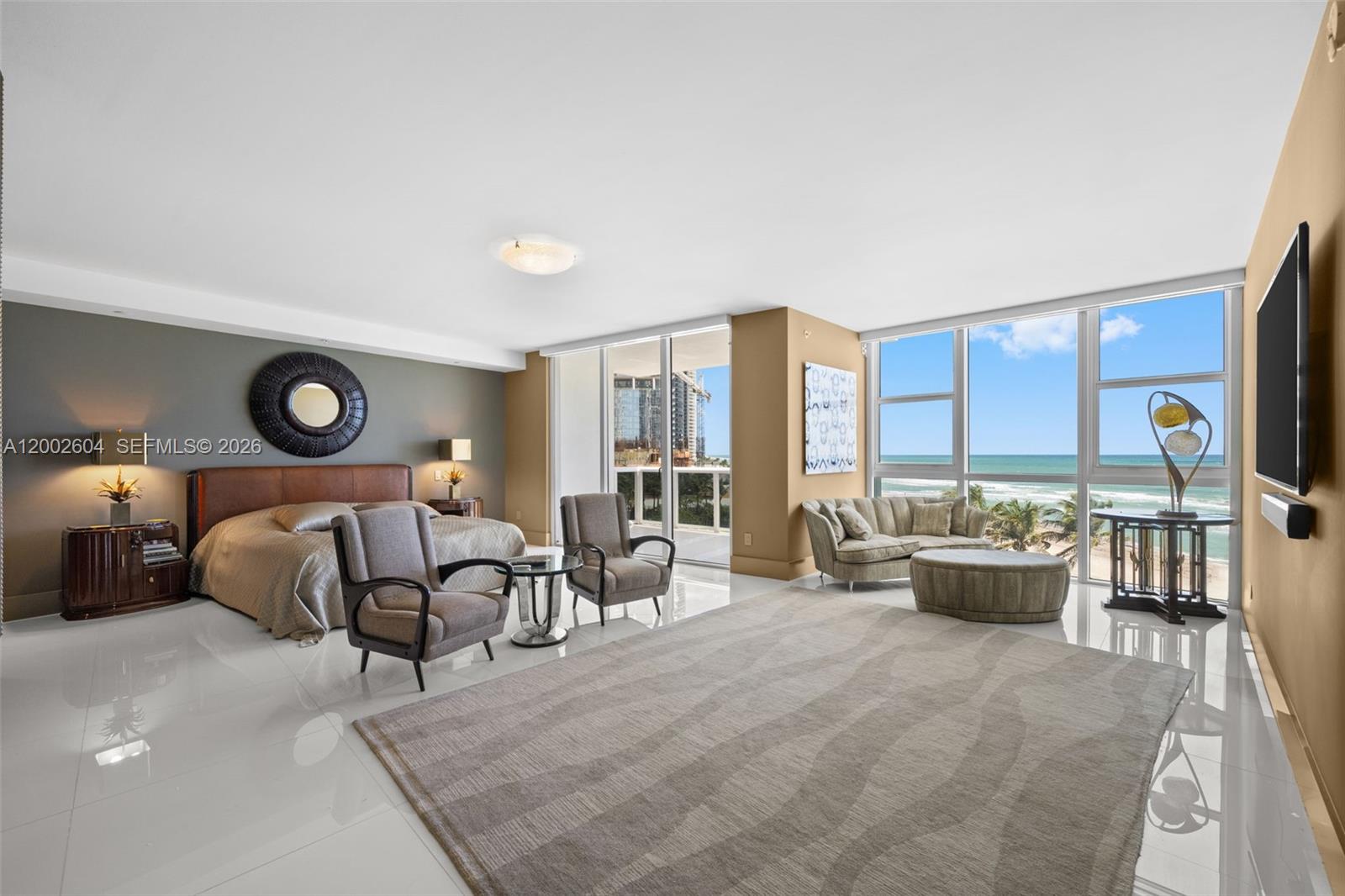 TRUMP ROYALE CONDO - Residential