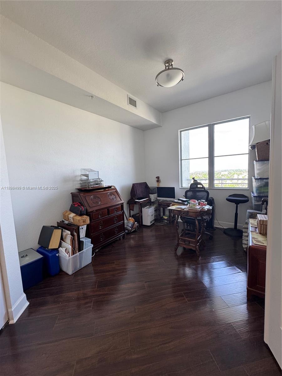 RADIUS CONDOminium - Residential