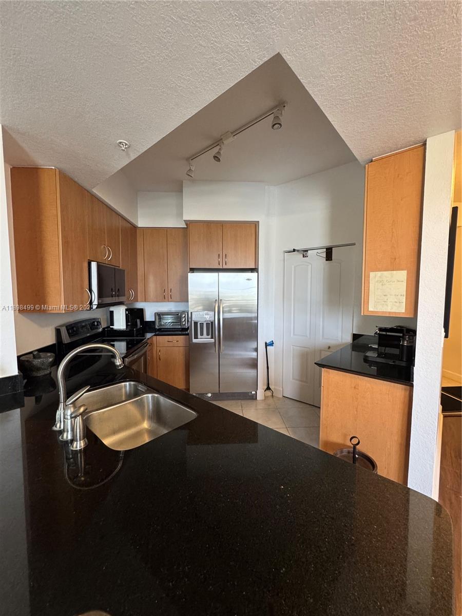 RADIUS CONDOminium - Residential