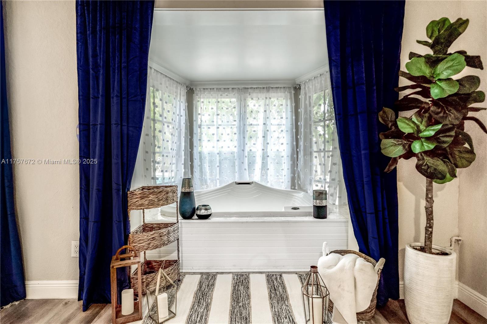 OAKLAND PARK 2ND ADD-RESU - Residential