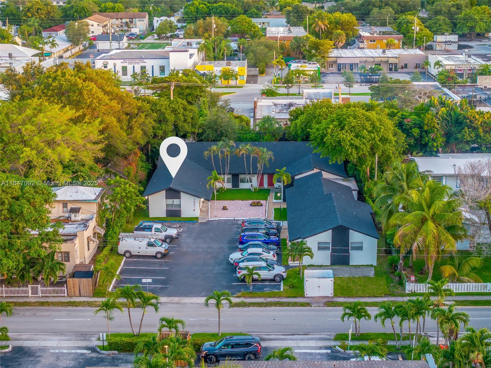 HOLLYWOOD LITTLE RANCHES - Residential Income
