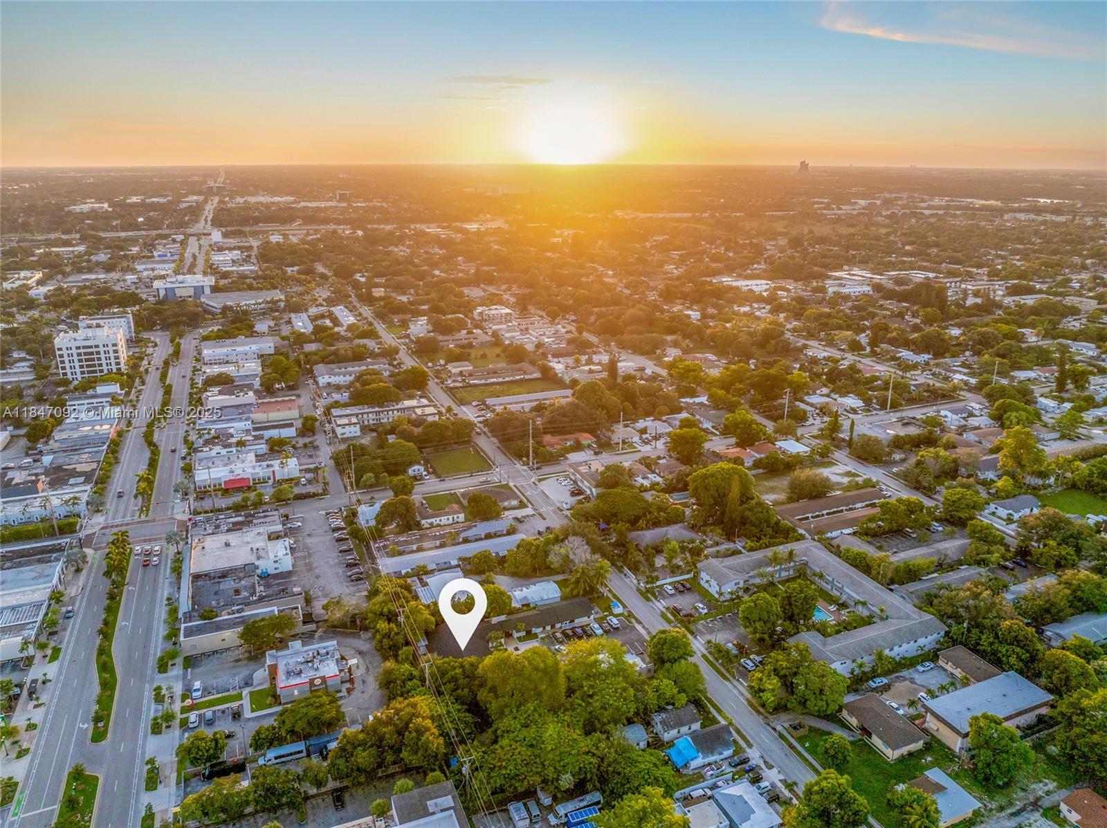 HOLLYWOOD LITTLE RANCHES - Residential Income