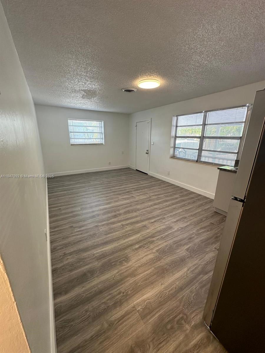 HOLLYWOOD LITTLE RANCHES - Residential Income