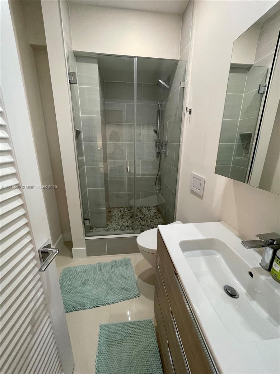 THE PLAZA OF BAL HARBOUR - Residential Lease