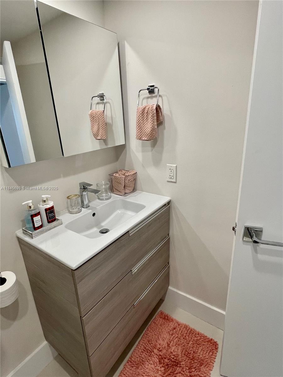 THE PLAZA OF BAL HARBOUR - Residential Lease