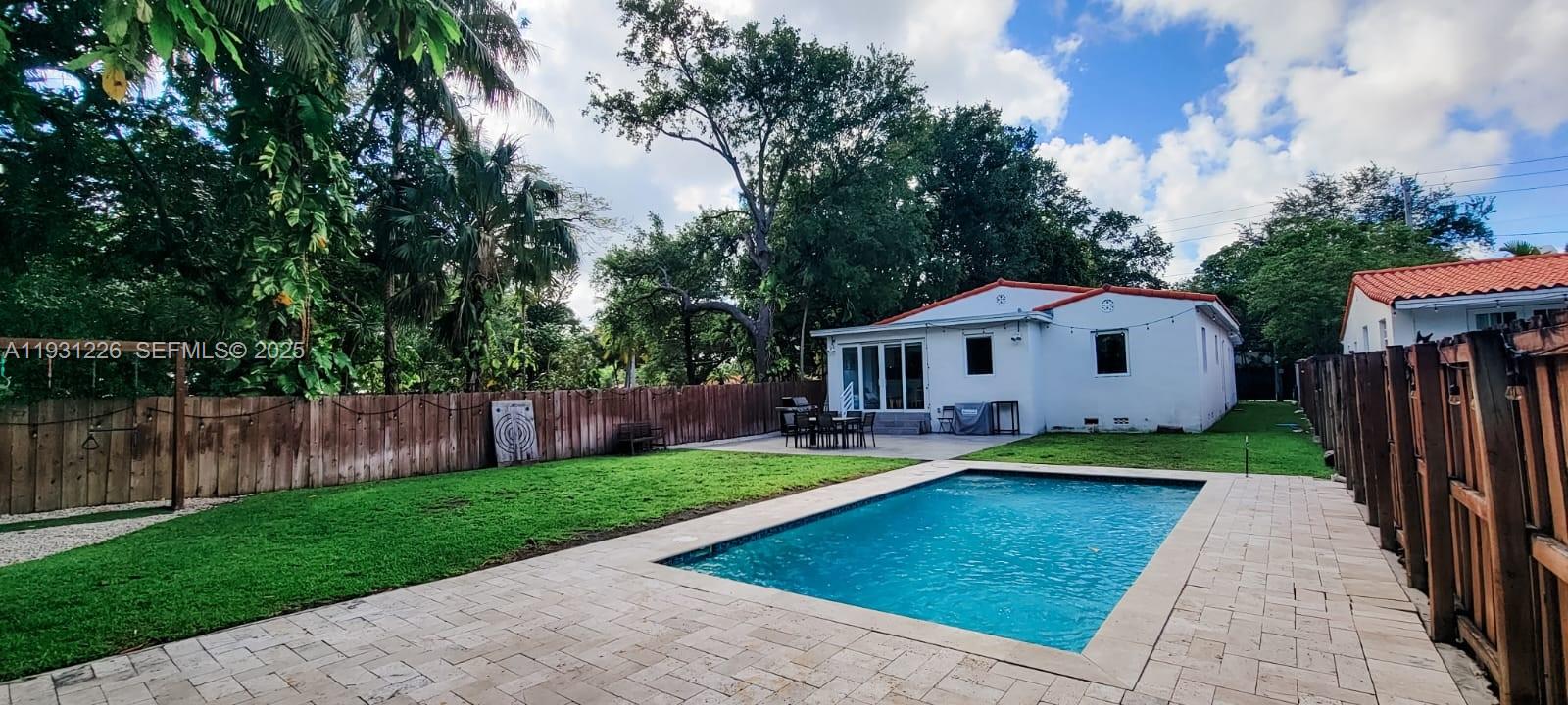 EAST SHENANDOAH - Residential