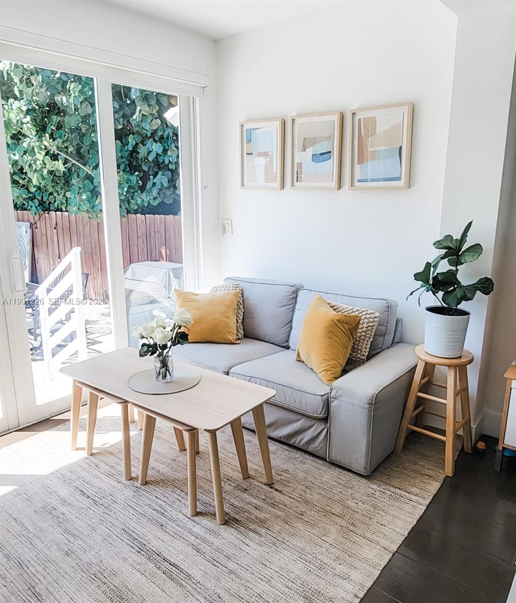 EAST SHENANDOAH - Residential