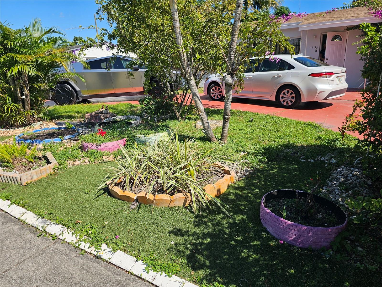 GOLDEN HIGHLANDS EST - Residential