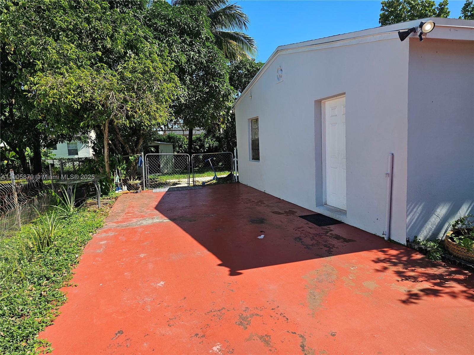 GOLDEN HIGHLANDS EST - Residential