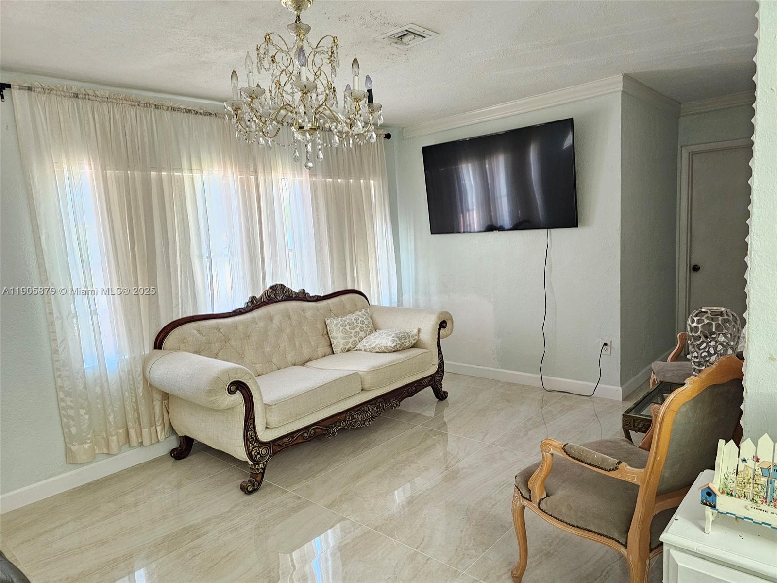 GOLDEN HIGHLANDS EST - Residential