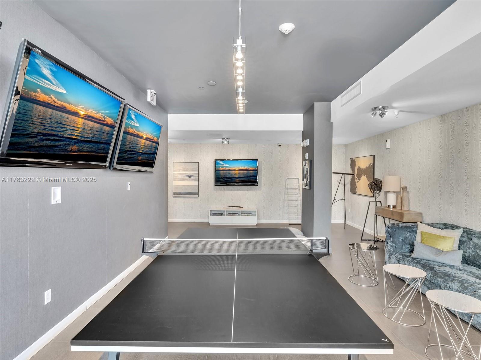 PARK VILLAS CONDO - Residential Lease