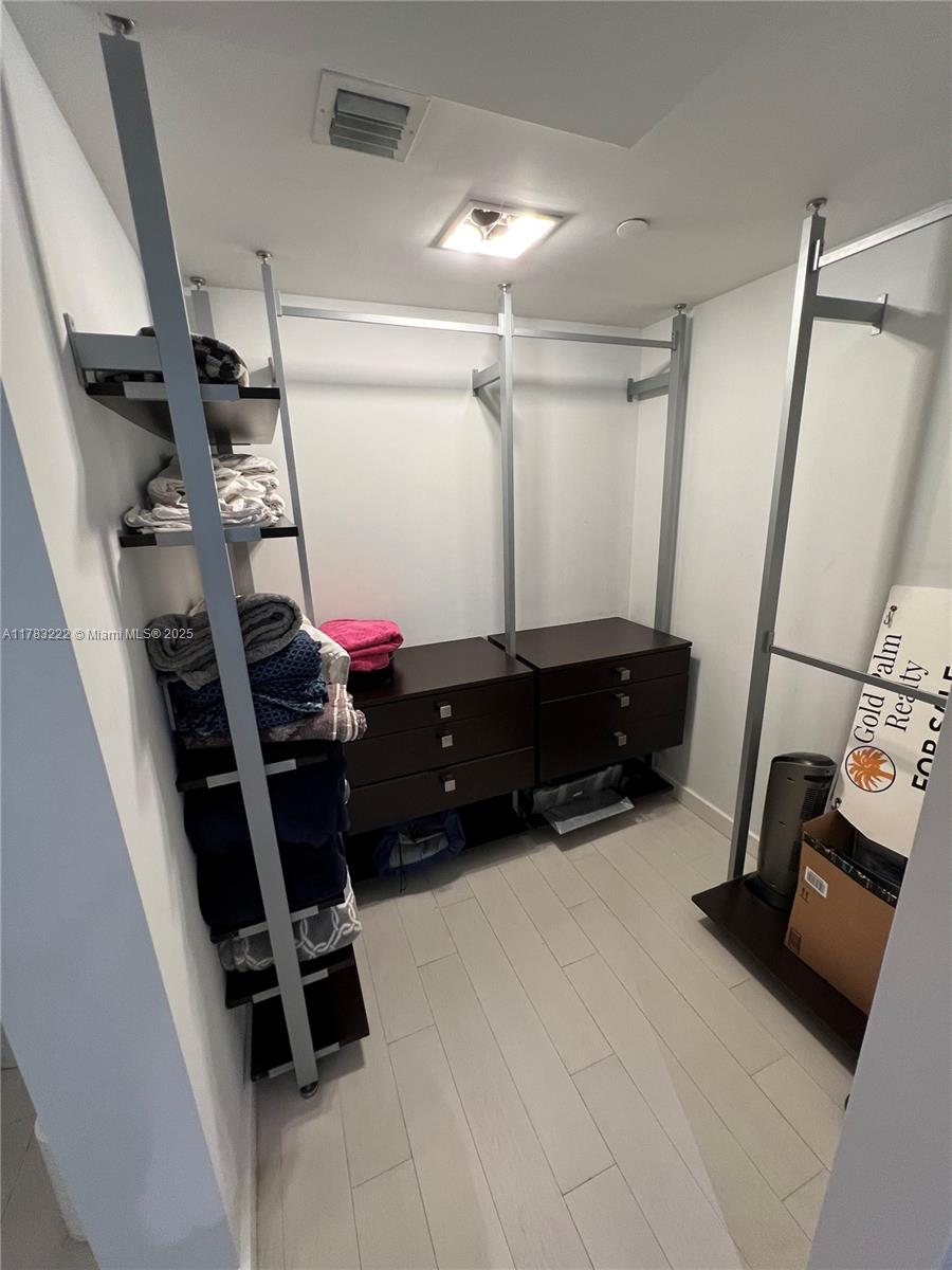 PARK VILLAS CONDO - Residential Lease