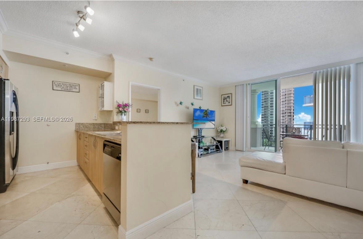 KING DAVID OF SUNNY ISLES - Residential Lease